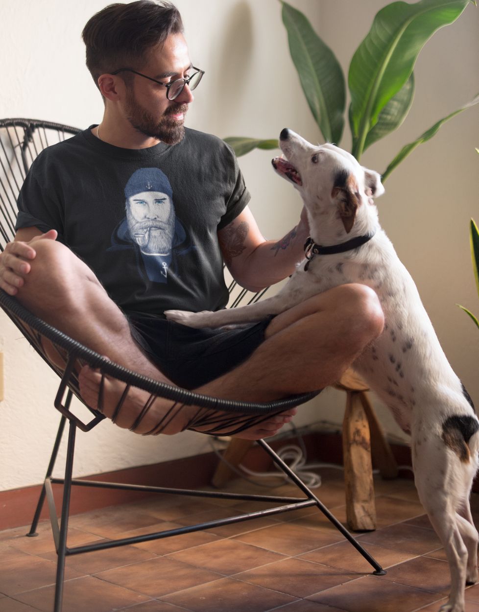 Handgezeichnetes Seemann T-Shirt – Maritimer Vintage Look mit Bart & Pfeife