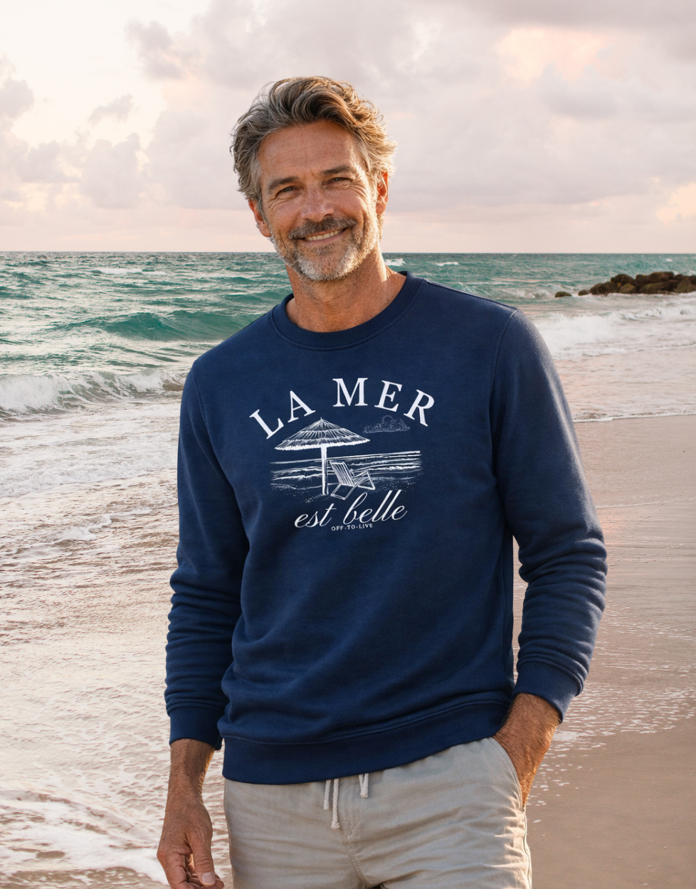 „La Mer est belle“ Sweatshirt – Premium Unisex Pullover | Sommer Vibes & französischer Stil